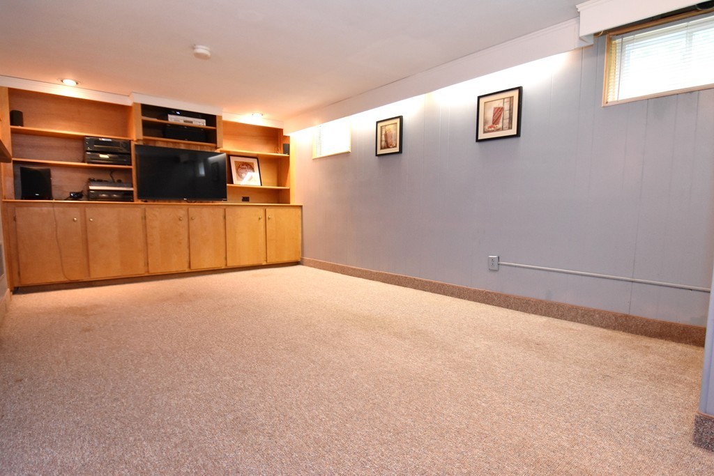 25 Robin Hood Road Marlborough, MA 01752 - Photo 7 of 20 Gallery Image 7