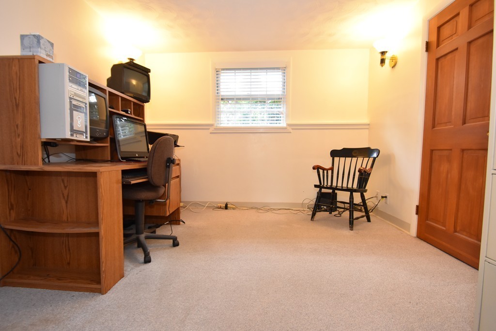 25 Robin Hood Road Marlborough, MA 01752 - Photo 8 of 20 Gallery Image 8