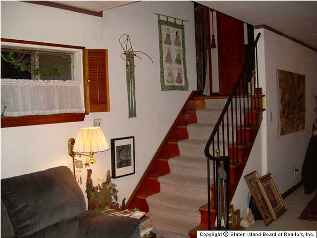 146 Longview Road Staten Island, NY 10301 - Photo 5 of 9 Additional Photo