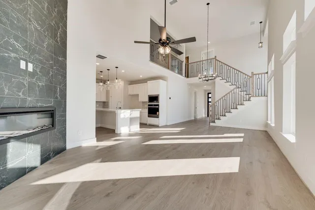 a view of entryway and hall