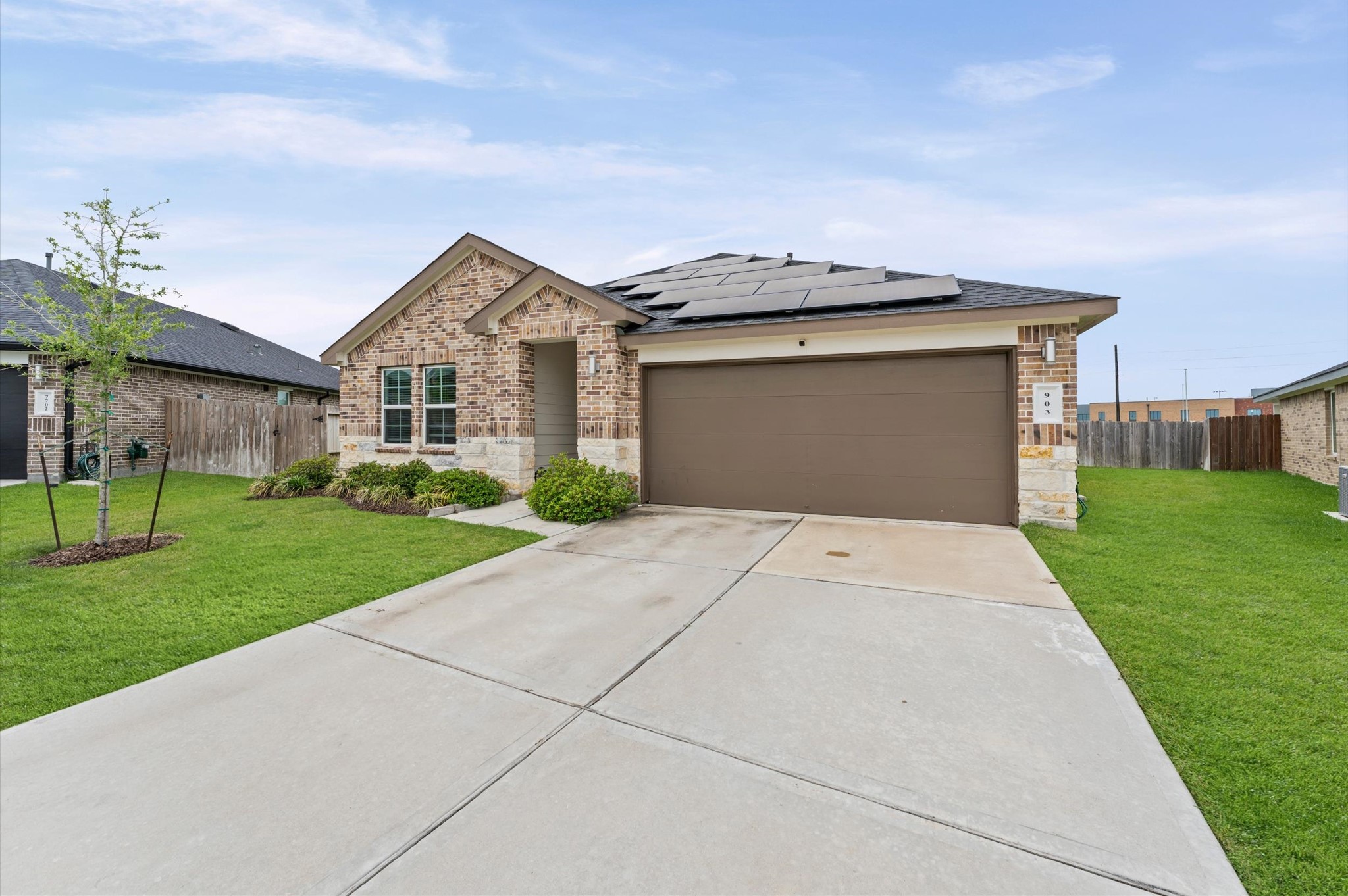 903 Curly Angora Court Rosharon, TX 77583 - Photo 2 of 30 Solar panels already installed helping to reduce or eliminate your electric bill!