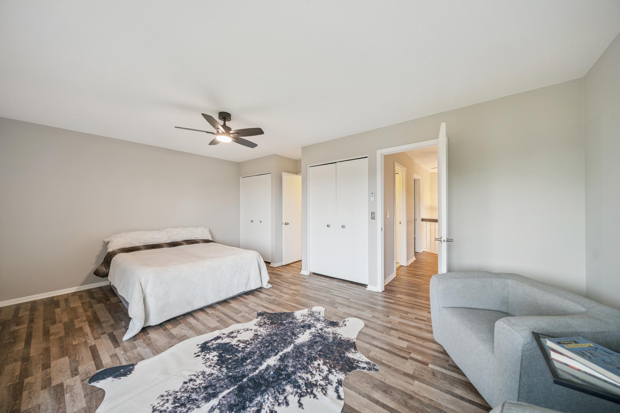 9052 Neill Lake Road, Unit B Eden Prairie, MN 55347 - Photo 5 of 31