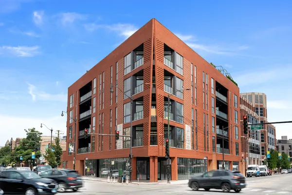 $5,295 | 2411 North Lincoln Avenue, Unit 403, Chicago, IL 60614