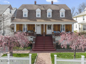 188 Hamilton Avenue, Unit 1 Greenwich, CT 06830 - Photo 1 of 8 Front Exterior