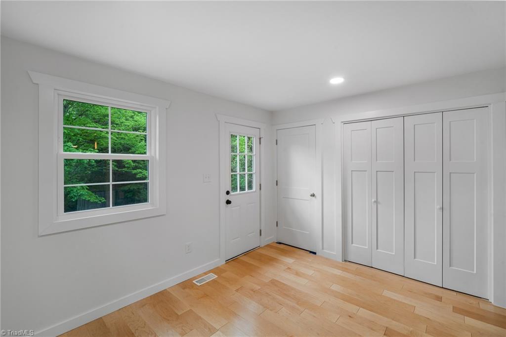 4716 Skylark Road Pfafftown, NC 27040 - Photo 11 of 25 Gallery Image 11