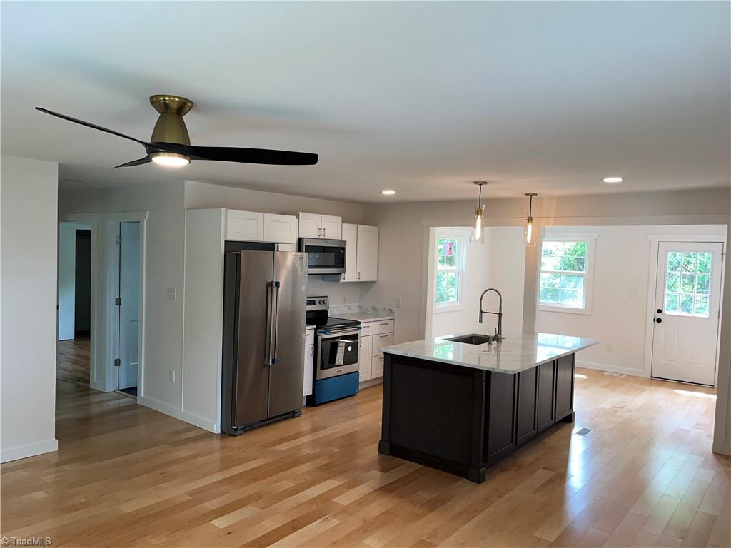 4716 Skylark Road Pfafftown, NC 27040 - Photo 6 of 25 Gallery Image 6