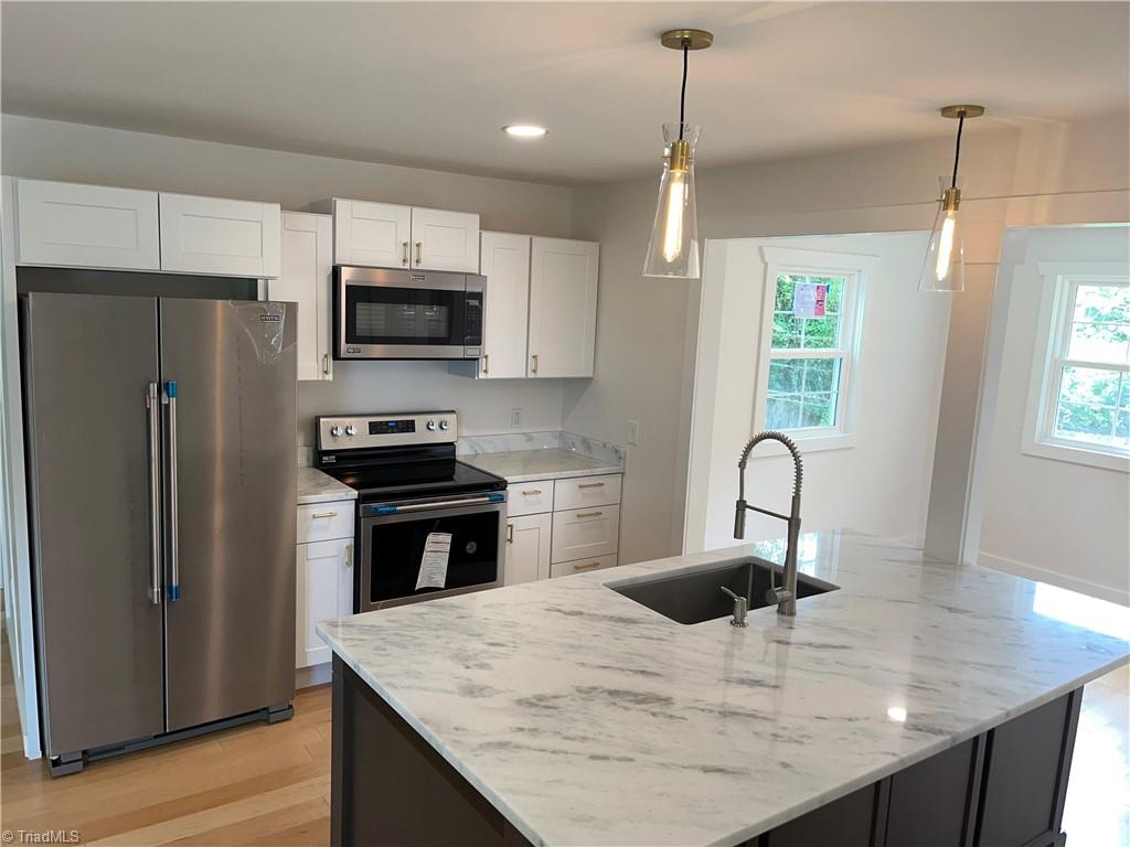 4716 Skylark Road Pfafftown, NC 27040 - Photo 7 of 25 Gallery Image 7