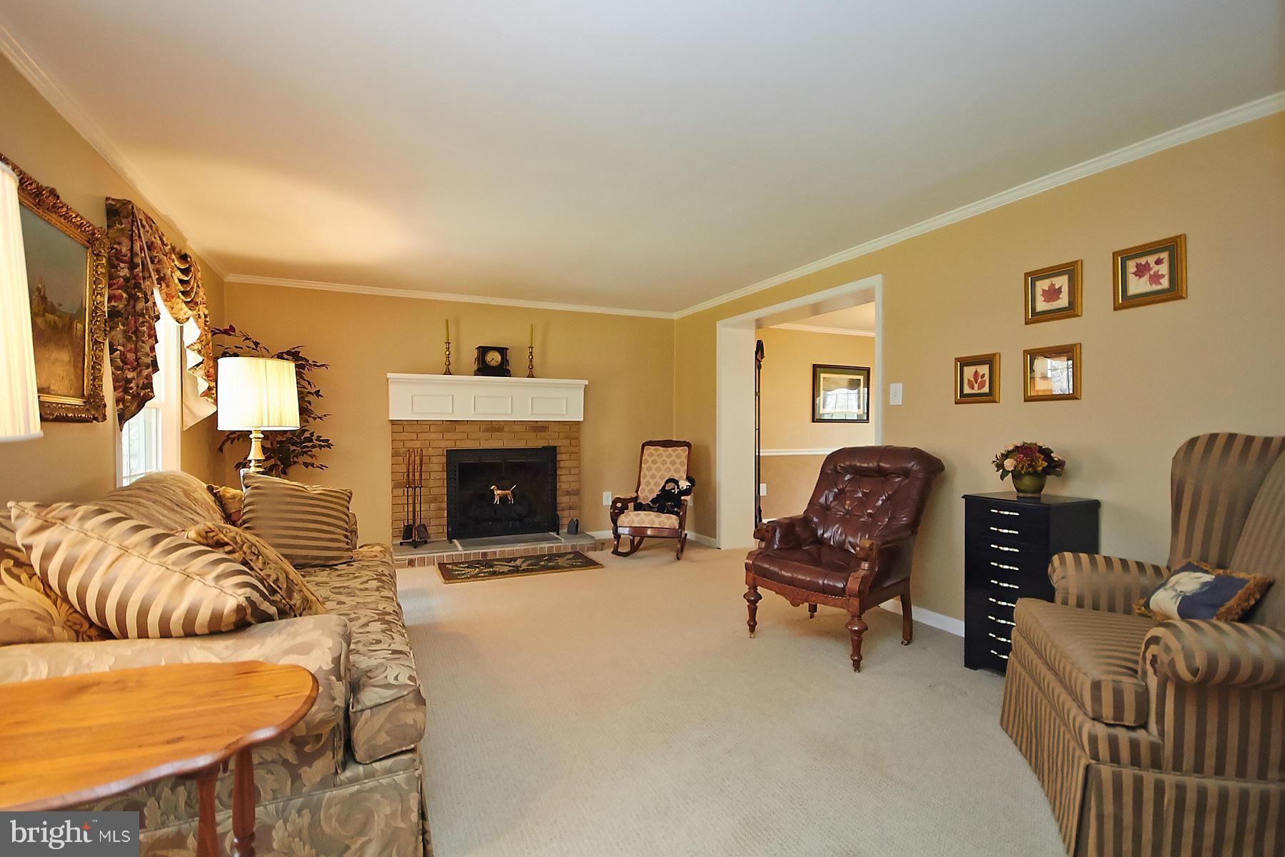 9550 Ritter Road Nokesville, VA 20181 - Photo 3 of 30 Living Room