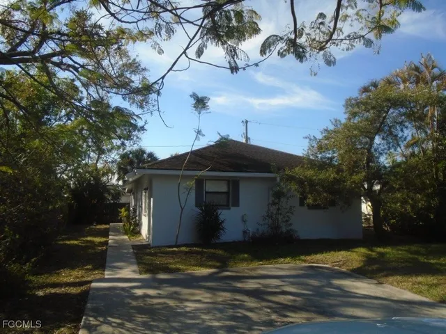 $995 | 306 Hubbard Avenue, North Fort Myers, FL 33917