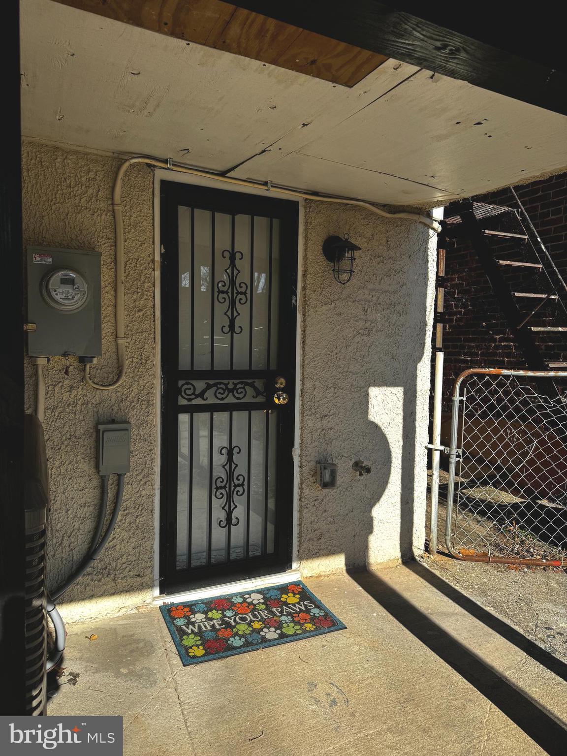 3208 Auchentoroly Terrace Baltimore, MD 21217 - Photo 3 of 25 a bathroom with a shower