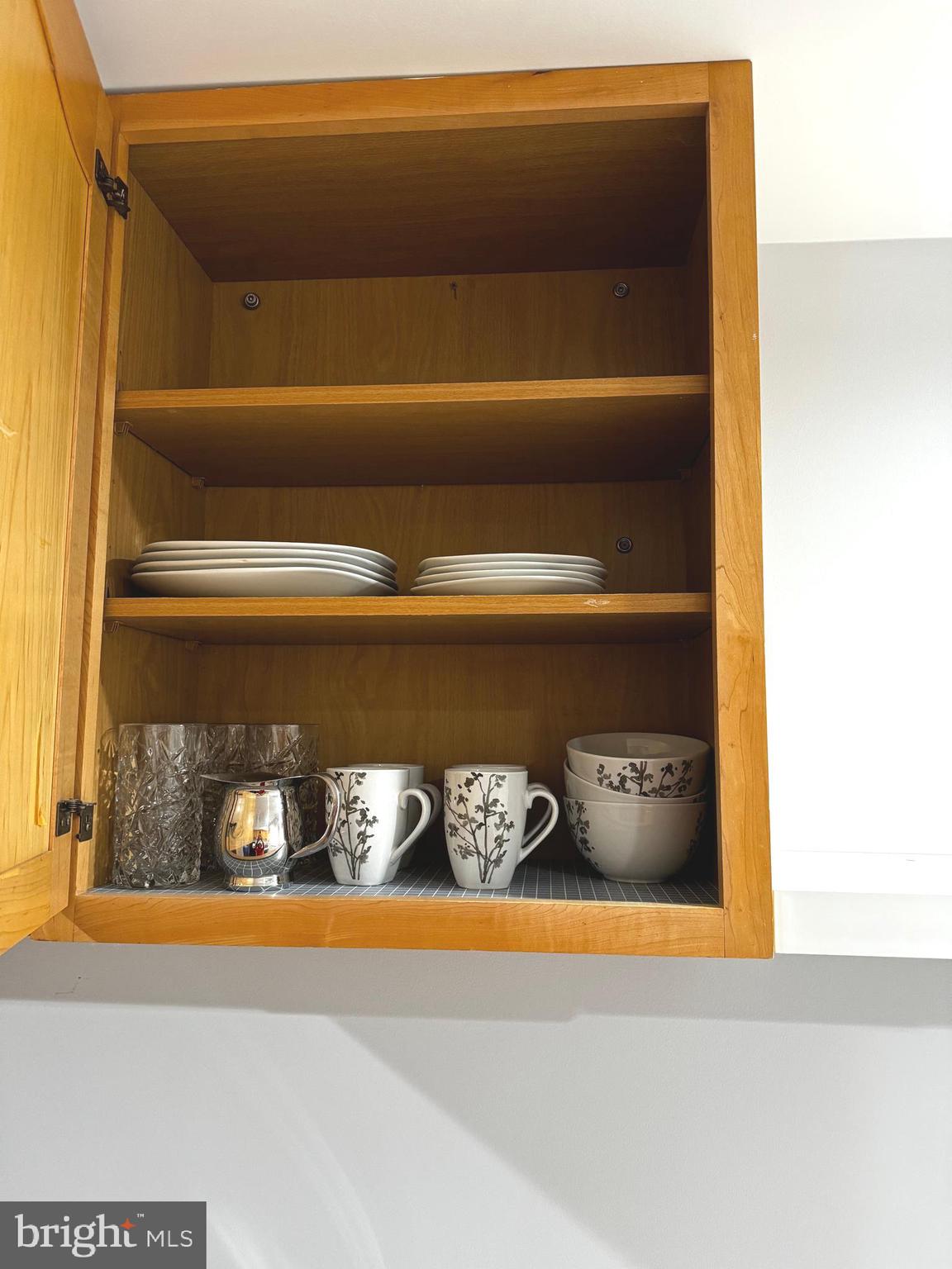 3208 Auchentoroly Terrace Baltimore, MD 21217 - Photo 7 of 25