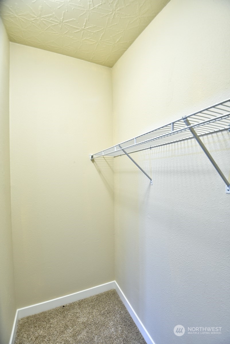 27 South Gee Creek Loop Ridgefield, WA 98642 - Photo 19 of 26 a view of small space with empty racks