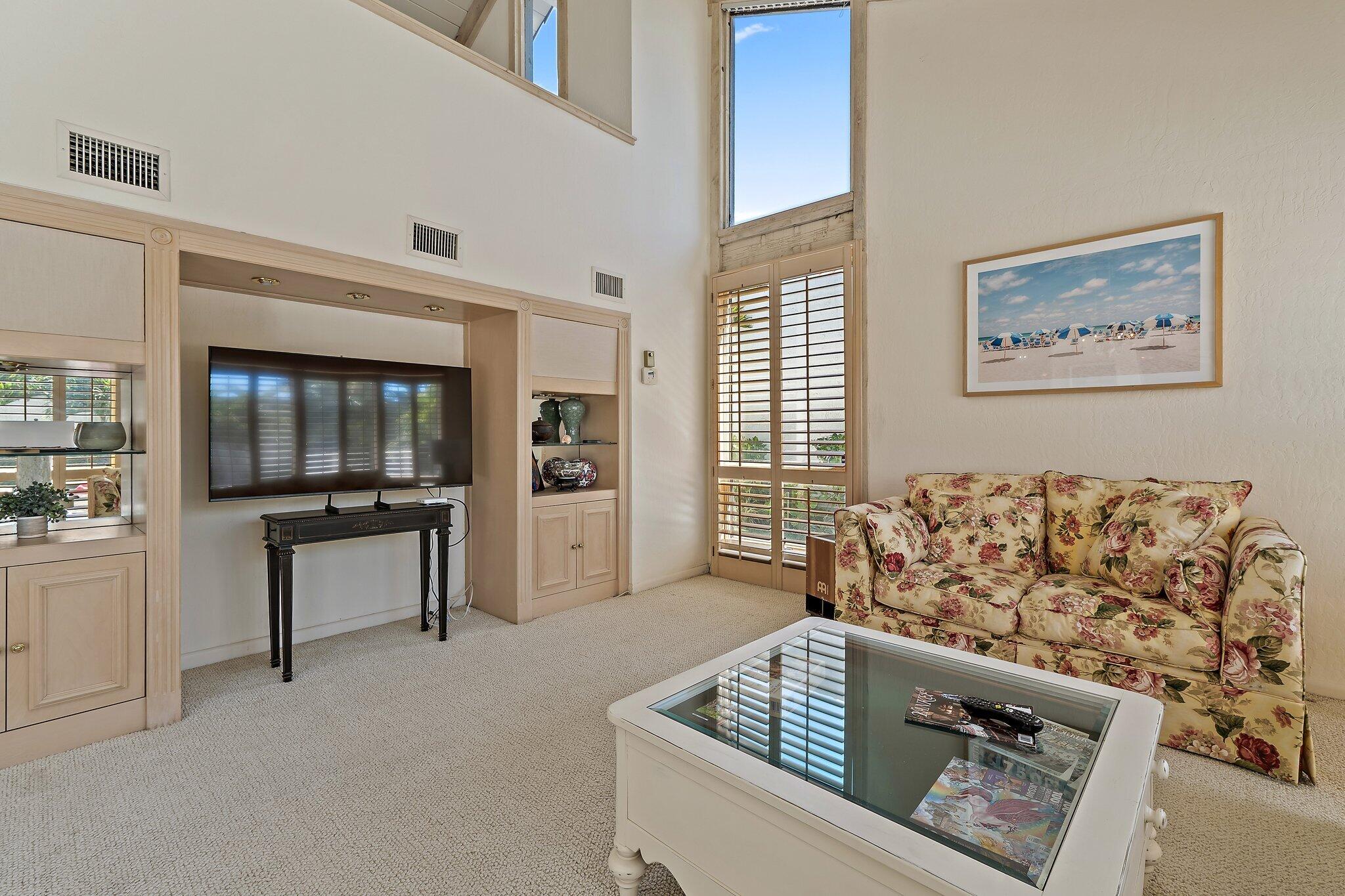 131 Bonefish Circle Jupiter, FL 33477 - Photo 11 of 48 Living Room