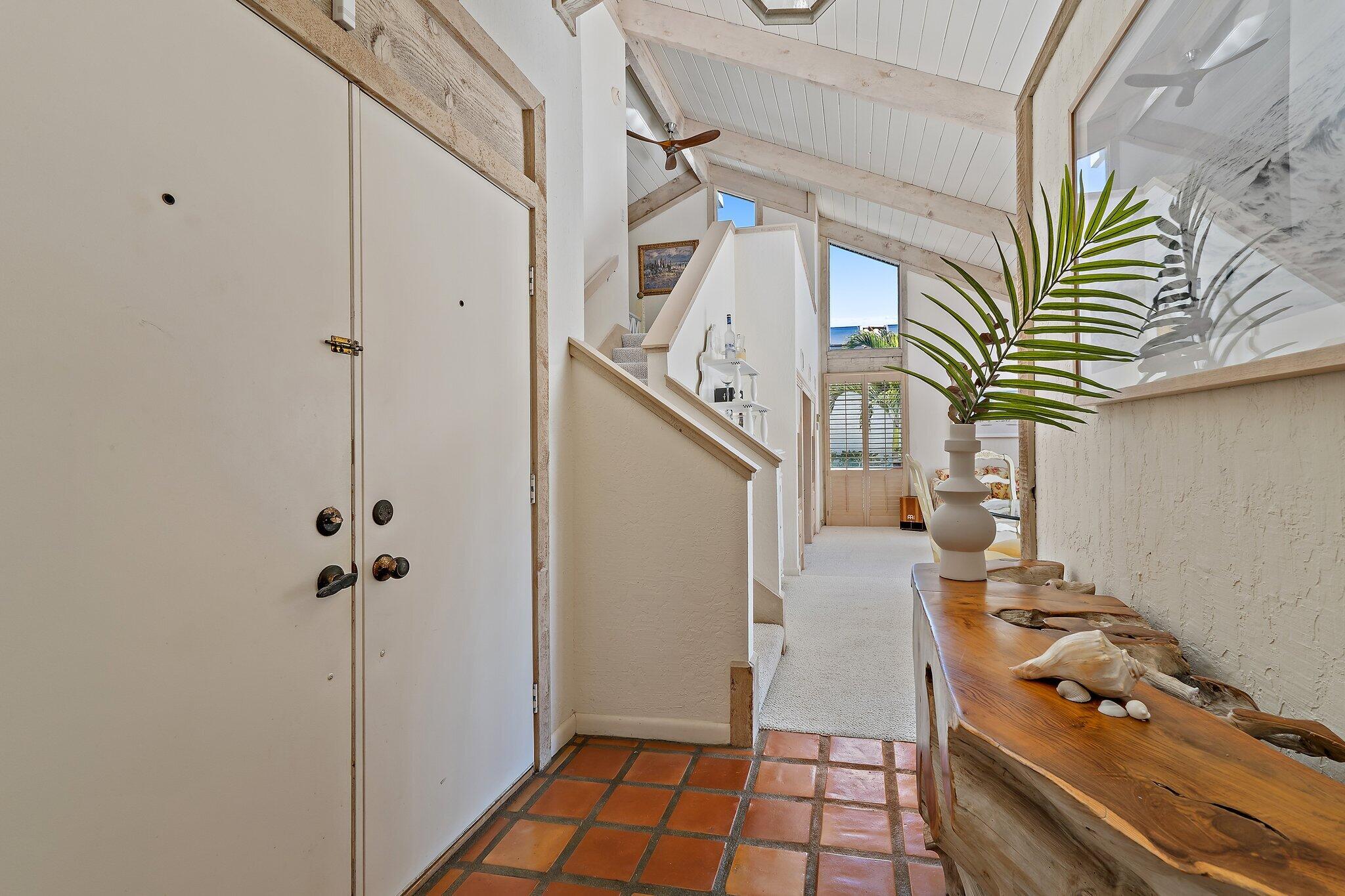 131 Bonefish Circle Jupiter, FL 33477 - Photo 6 of 48 Entryway