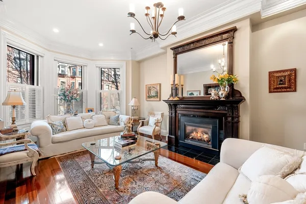 $2,995,000 | 392 Marlborough Street, Unit 1, Boston, MA 02115