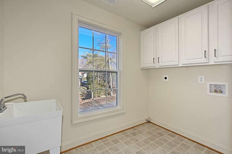 4007 Hummer Road Annandale, VA 22003 - Photo 26 of 30 Laundry