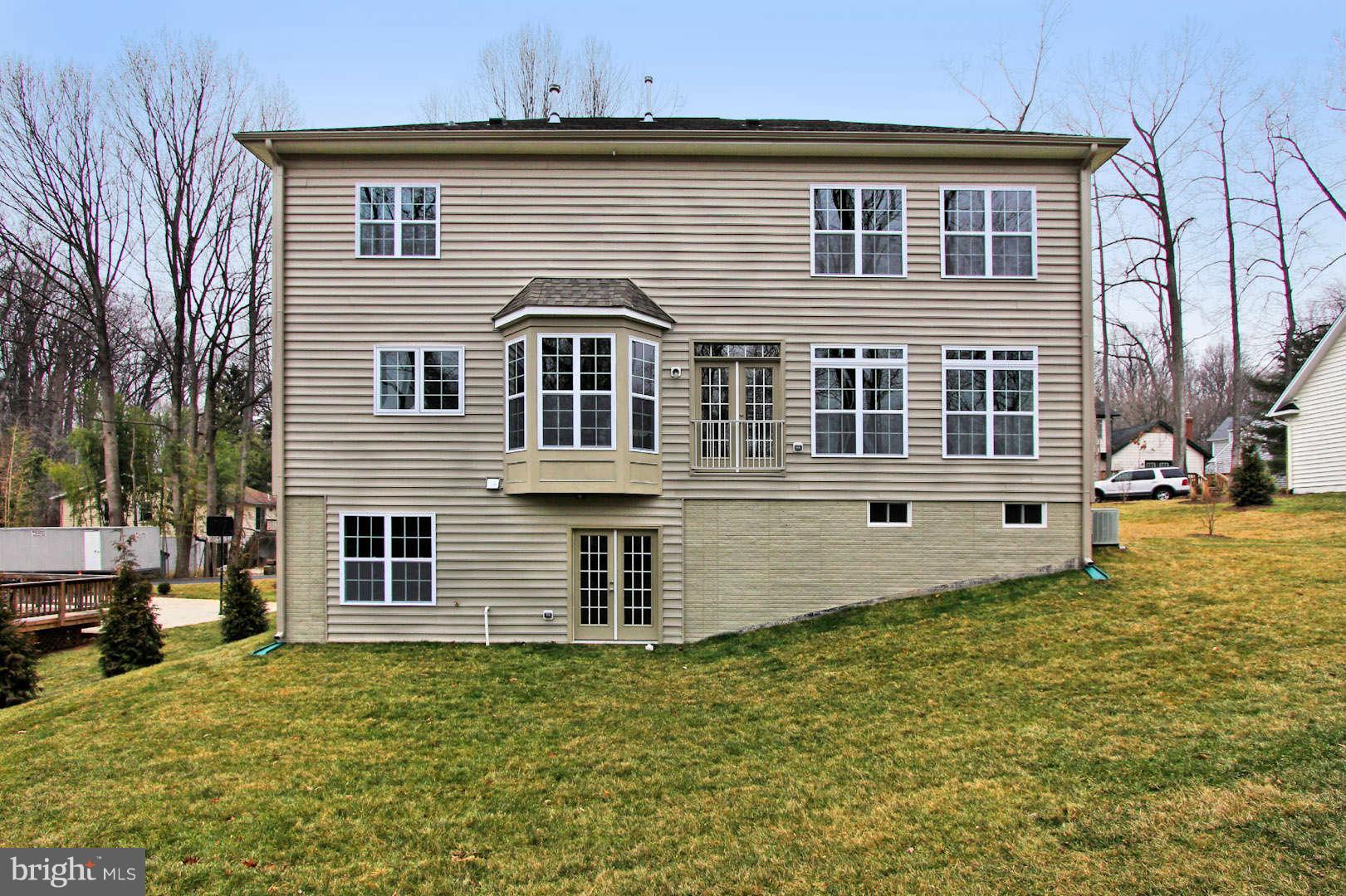 4007 Hummer Road Annandale, VA 22003 - Photo 28 of 30 Exterior (Rear)
