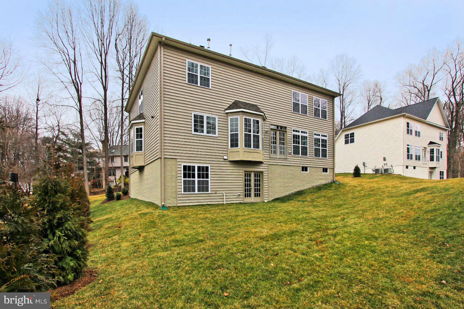 4007 Hummer Road Annandale, VA 22003 - Photo 29 of 30 Exterior (Rear)