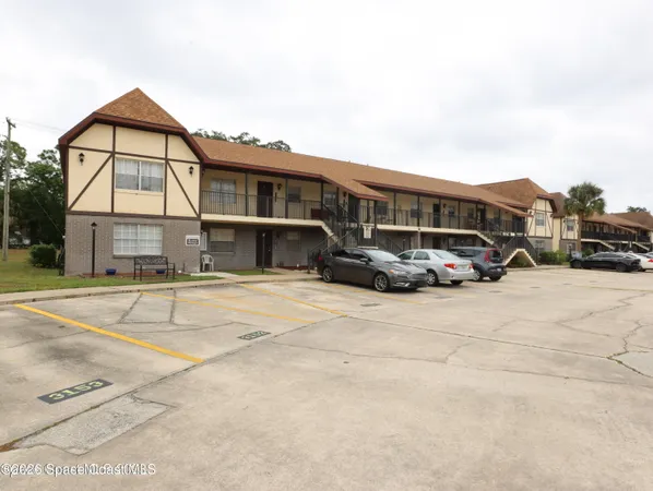 $1,500 | 3147 Sir Hamilton Circle, Unit 10, Titusville, FL 32780