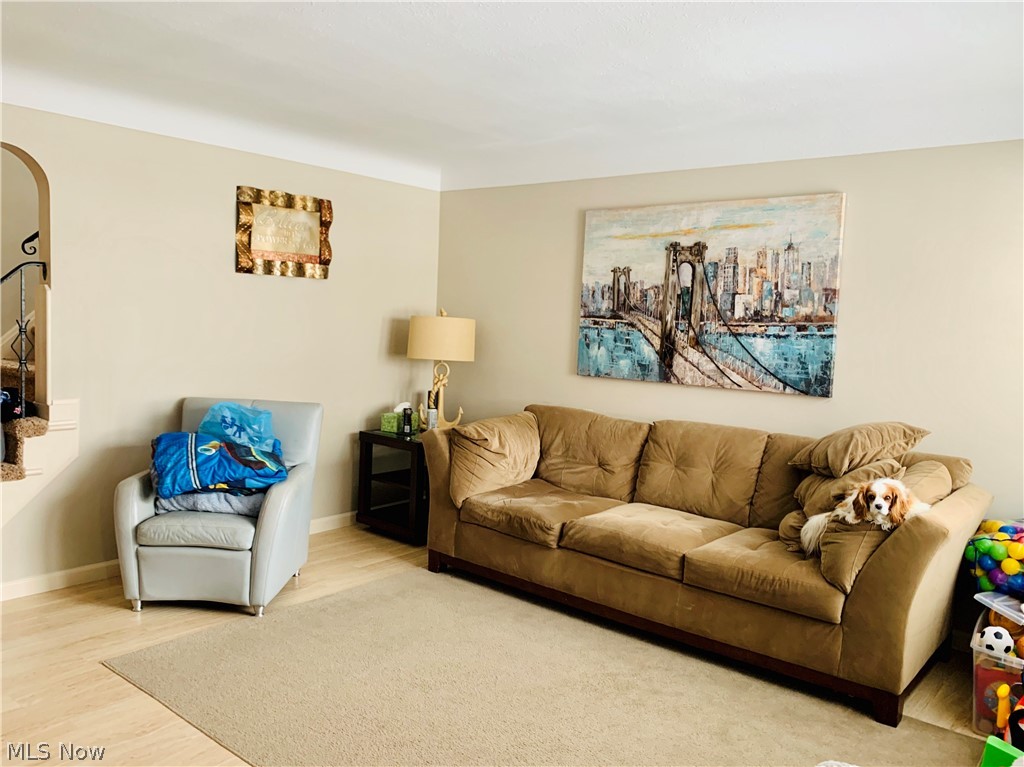 4078 Stonehaven Road Cleveland, OH 44121 - Photo 2 of 34