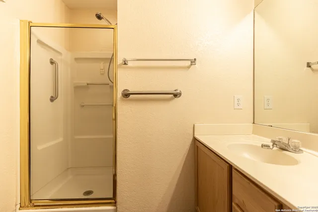 $1,695 | 7910 Lattimer Pond, San Antonio, TX 78254