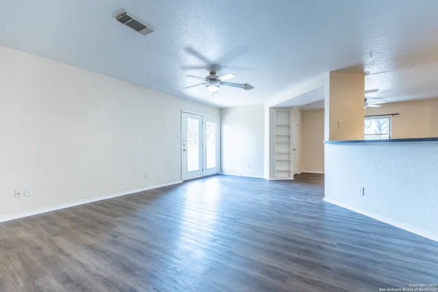 $1,695 | 7910 Lattimer Pond, San Antonio, TX 78254