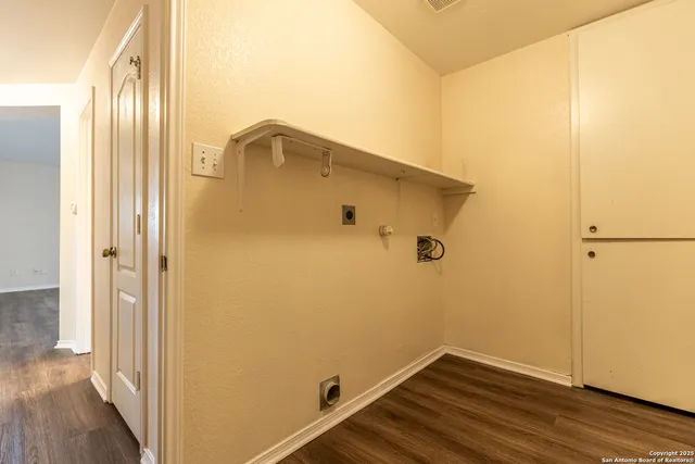 $1,695 | 7910 Lattimer Pond, San Antonio, TX 78254