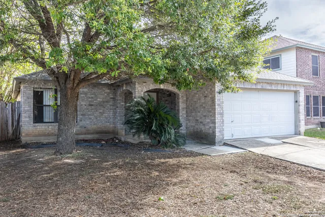 $1,695 | 7910 Lattimer Pond, San Antonio, TX 78254