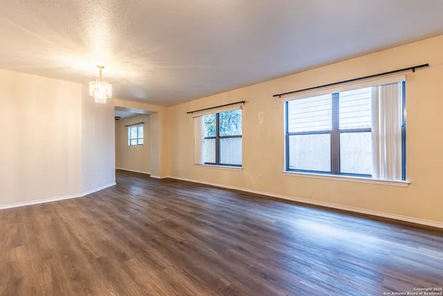 $1,695 | 7910 Lattimer Pond, San Antonio, TX 78254