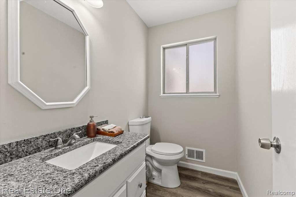 2931 Wisconsin Road Troy, MI 48083 - Photo 21 of 49