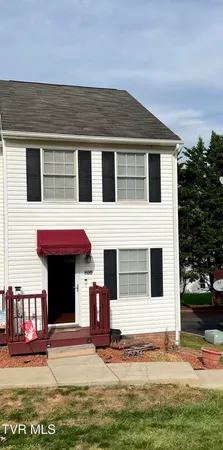 $179,900 | 660 Beaverview Drive, Unit 660, Bristol, VA 24201