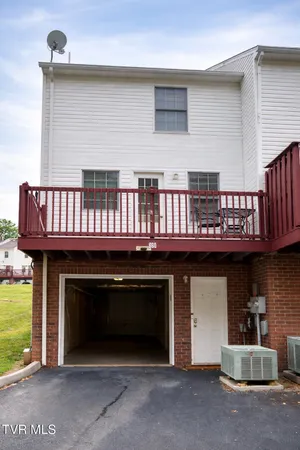 $174,900 | 660 Beaverview Drive, Unit 660, Bristol, VA 24201
