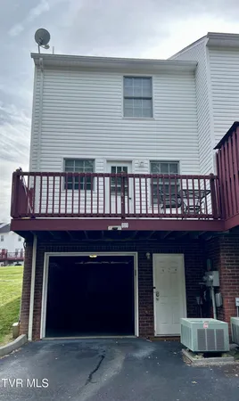 $179,900 | 660 Beaverview Drive, Unit 660, Bristol, VA 24201