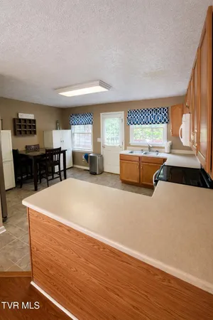 $174,900 | 660 Beaverview Drive, Unit 660, Bristol, VA 24201