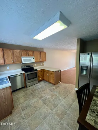 $179,900 | 660 Beaverview Drive, Unit 660, Bristol, VA 24201