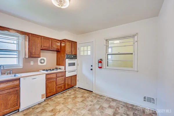 $2,500 | 52 Johnson Avenue, Cranford, NJ 07016