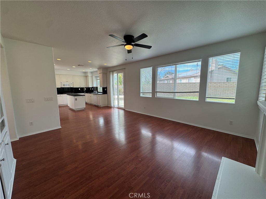 22219 Trinity Place Saugus, CA 91390 - Photo 13 of 57