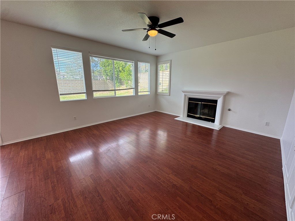 22219 Trinity Place Saugus, CA 91390 - Photo 14 of 57