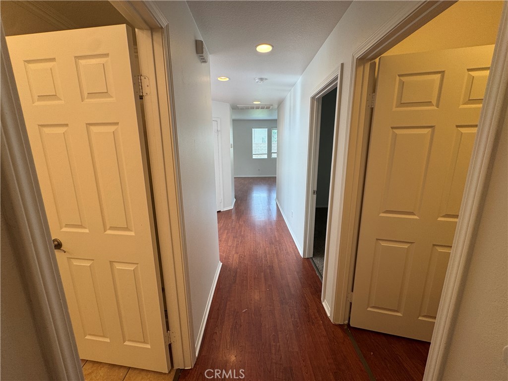 22219 Trinity Place Saugus, CA 91390 - Photo 16 of 57