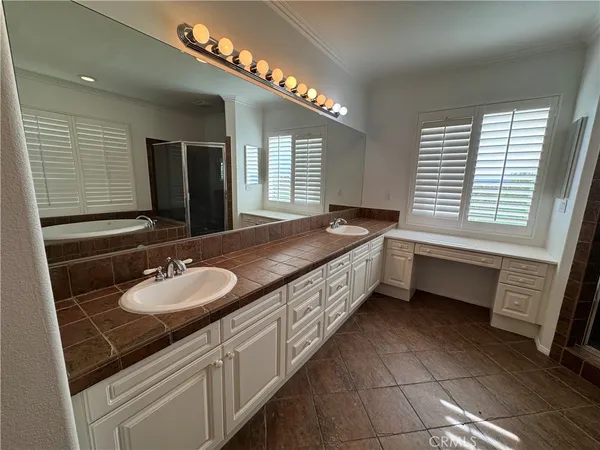 $979,950 | 22219 Trinity Place, Santa Clarita, CA 91390