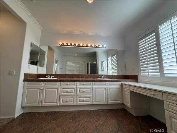 $979,950 | 22219 Trinity Place, Santa Clarita, CA 91390