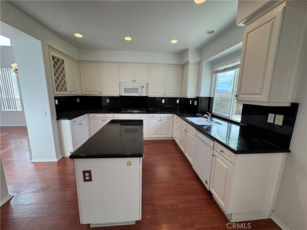 22219 Trinity Place Saugus, CA 91390 - Photo 9 of 57