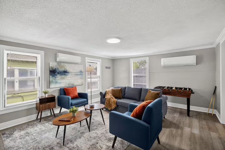 1401 Collier Street Houston, TX 77023 - Photo 3 of 18 a living room with furniture and a window