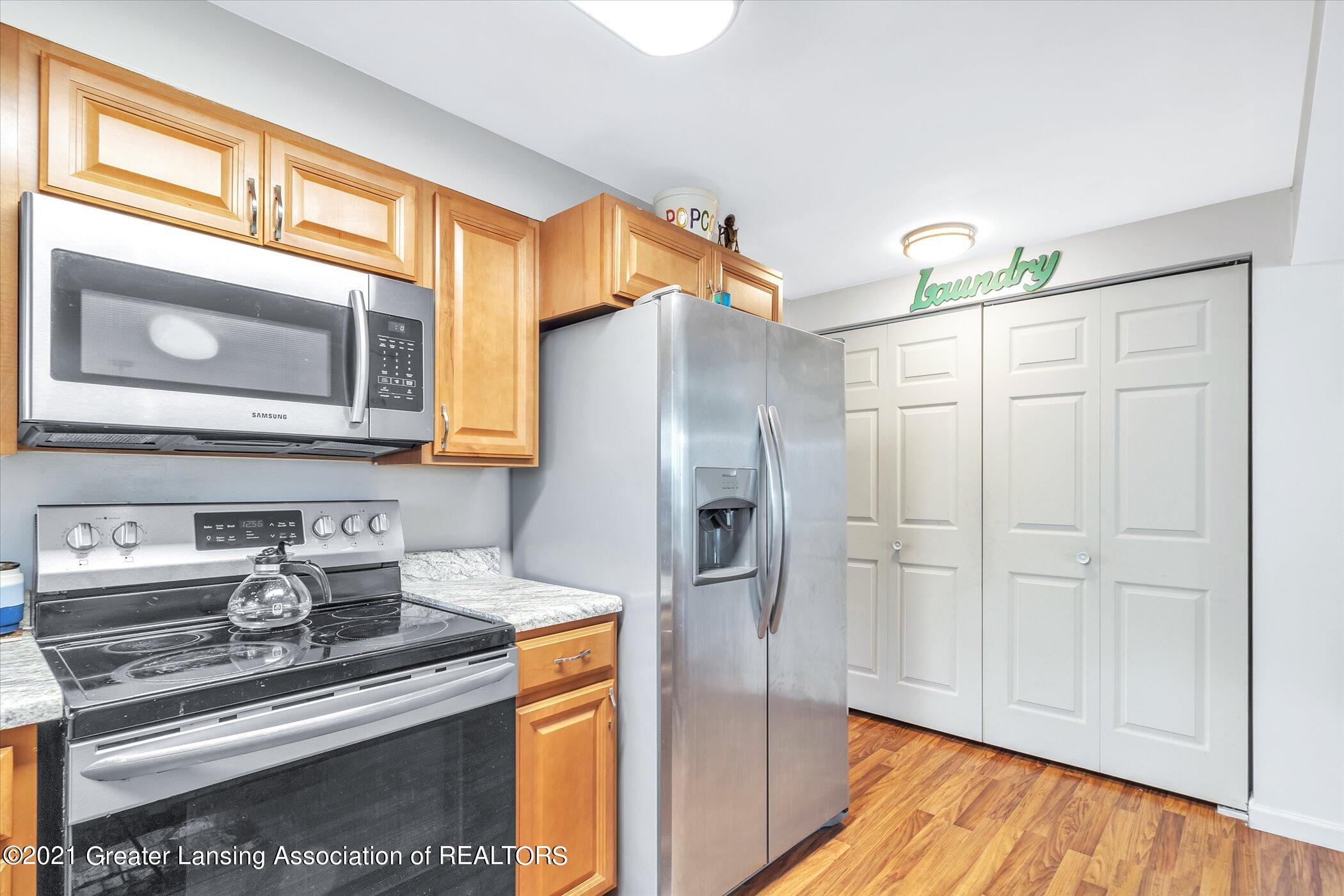 1021 Westfield Road Lansing, MI 48917 - Photo 14 of 42 14-1021-Westfield-Rd-WindowStill-Real-Es