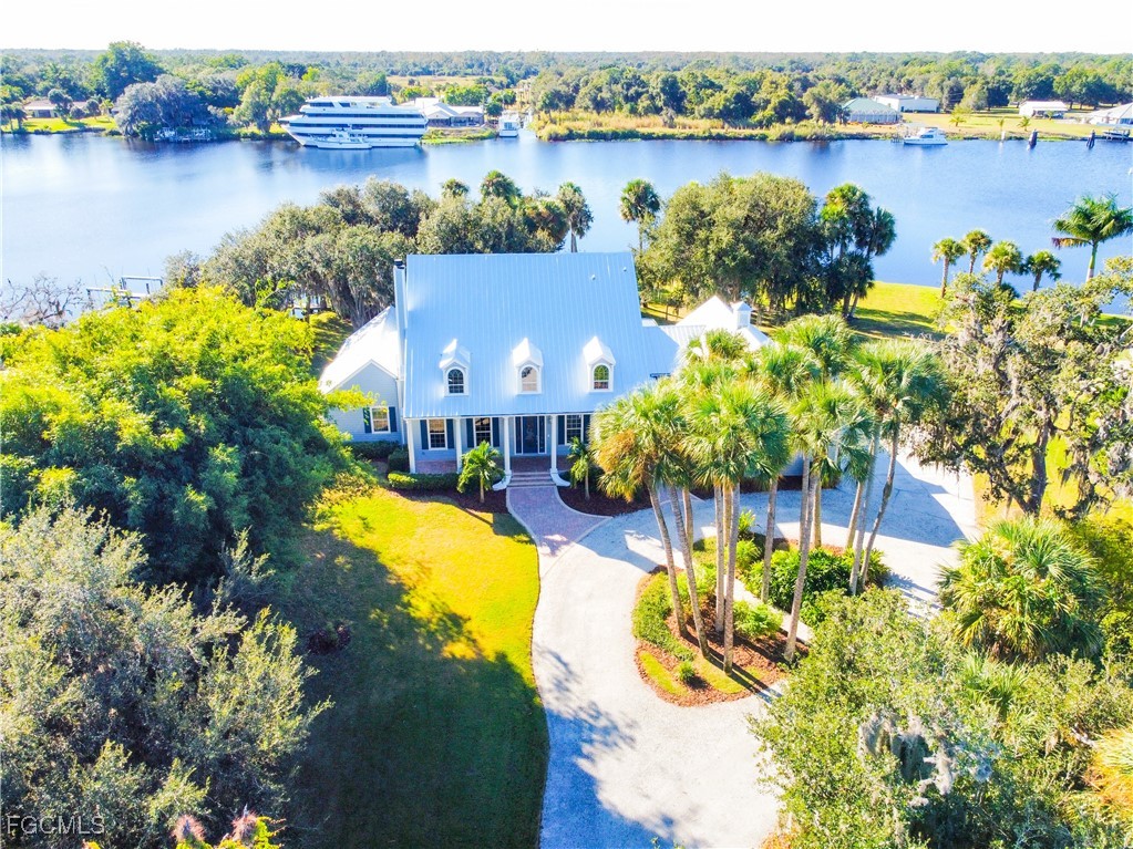 16470 Oakview Circle Alva, FL 33920 - Photo 1 of 37