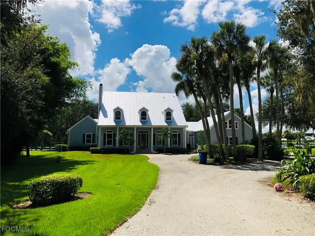 $1,790,790 | 16470 Oakview Circle, Alva, FL 33920