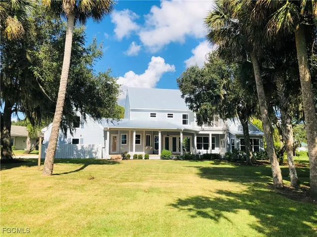 $1,790,790 | 16470 Oakview Circle, Alva, FL 33920