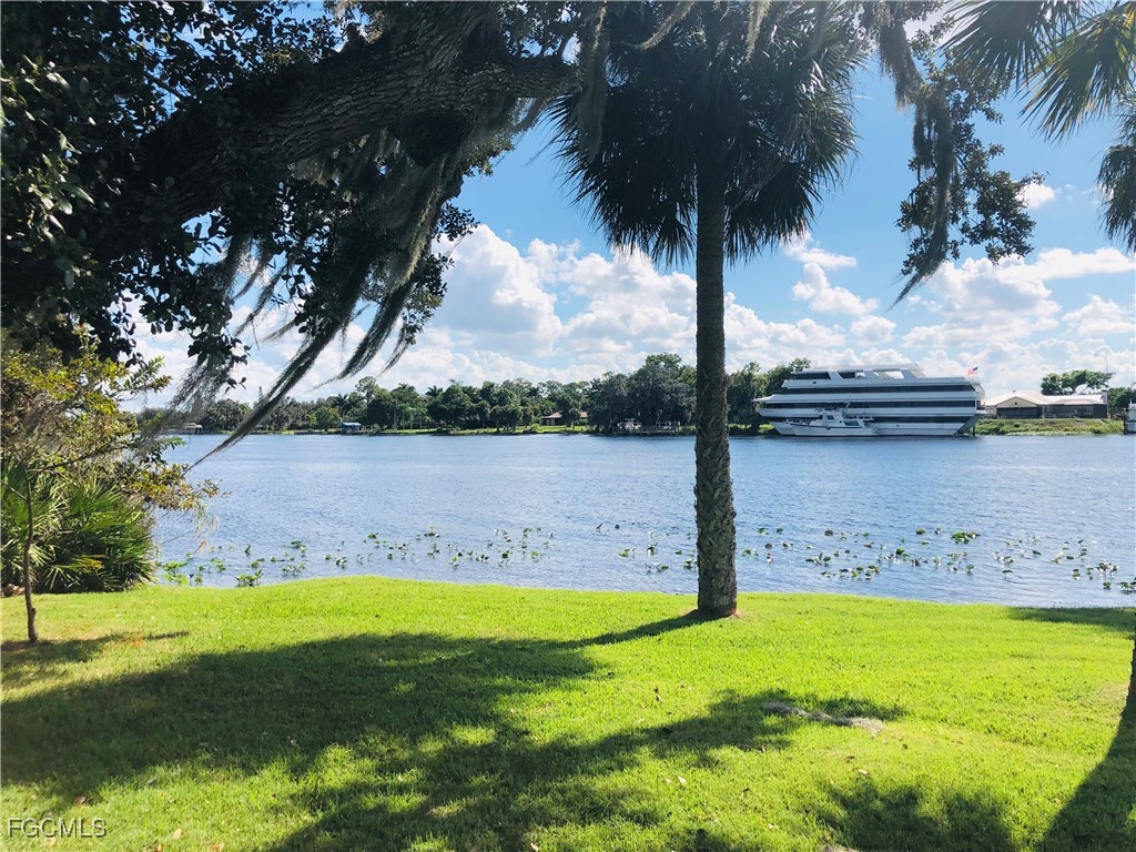 16470 Oakview Circle Alva, FL 33920 - Photo 8 of 37