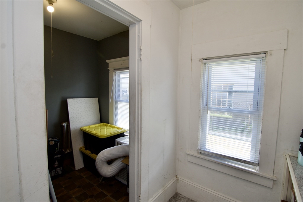 16 Amity Court Springfield, MA 01108 - Photo 23 of 42 a bathroom with a toilet