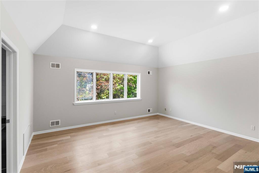 131 Haase Avenue Paramus, NJ 07652 - Photo 26 of 50